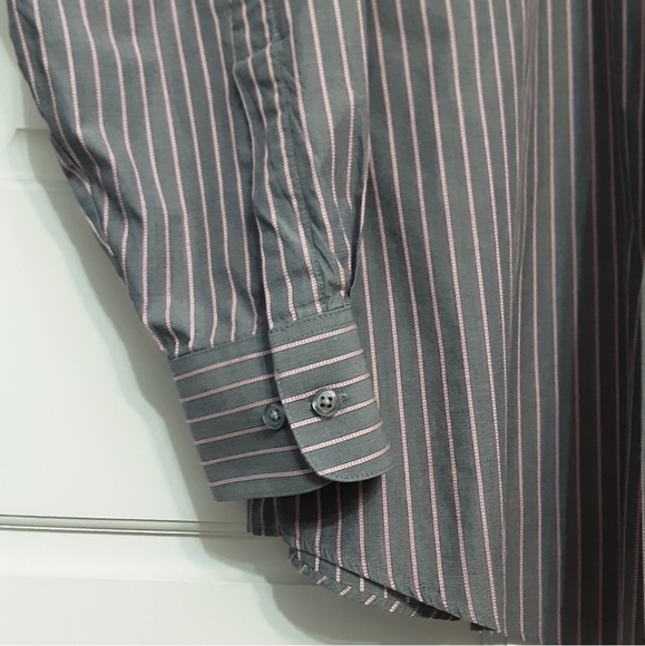 Van Heusen Button Up Fitted Shirt Mens Large - Picture 6 of 13